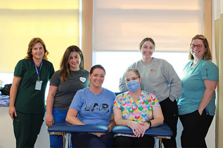 2024-fc-phlebotomy-chair-extra-wide